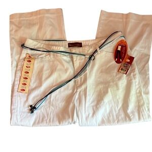 NWT Lee capri pants with cord belt Size: 13/14 Medium Color:White #10123